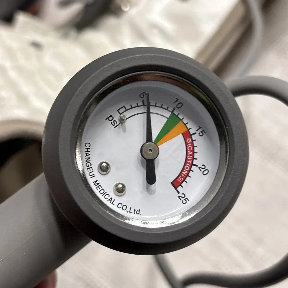 DDS‎ 500 Ambulatory Spinal Air Decompression Pump Only
